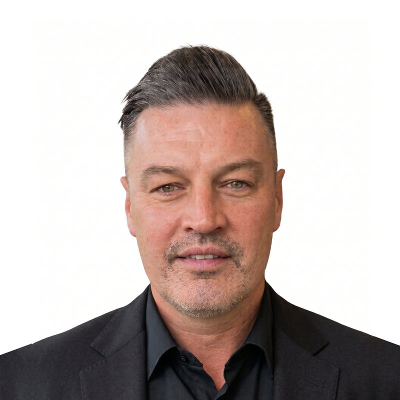 Tino Brelak headshot